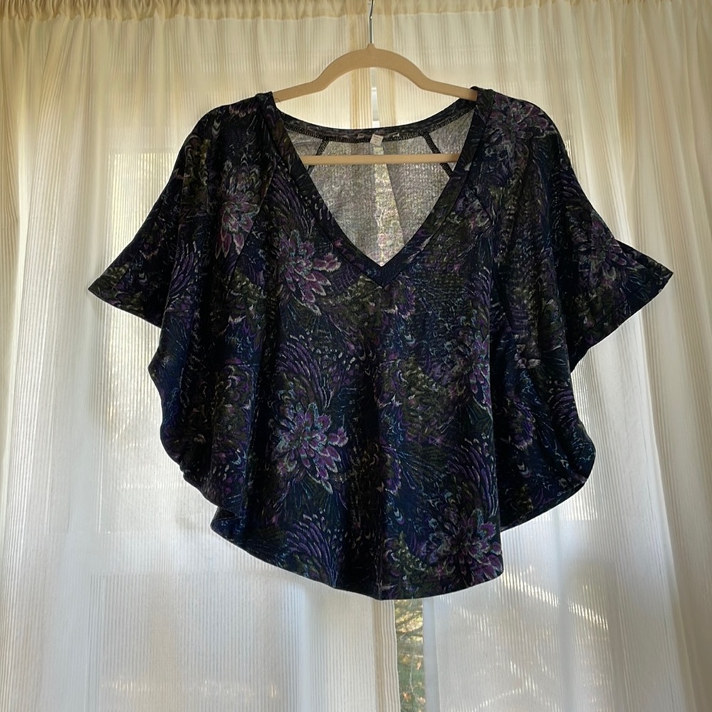 Floral V-neck Poncho Style T-shirt